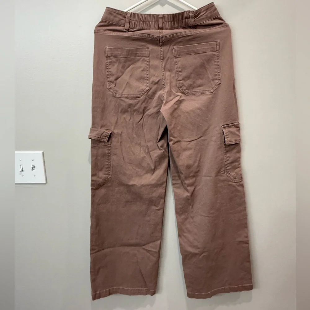 Wild Fable women's Tan/pink Cargo Pants - Picture 2 of 3